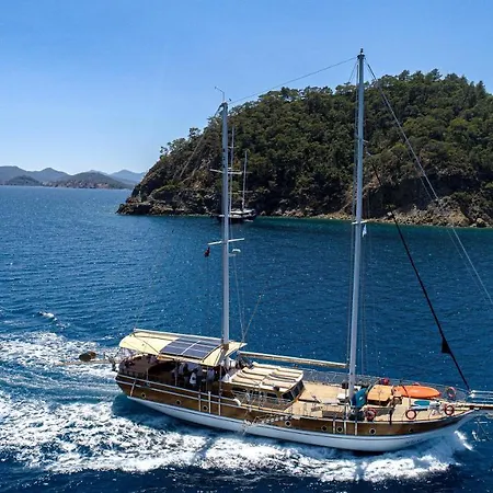 Botel Hka Neta Yachting