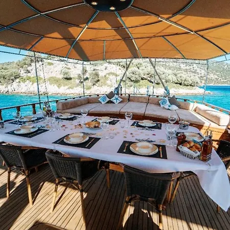Hka Neta Yachting Botel *